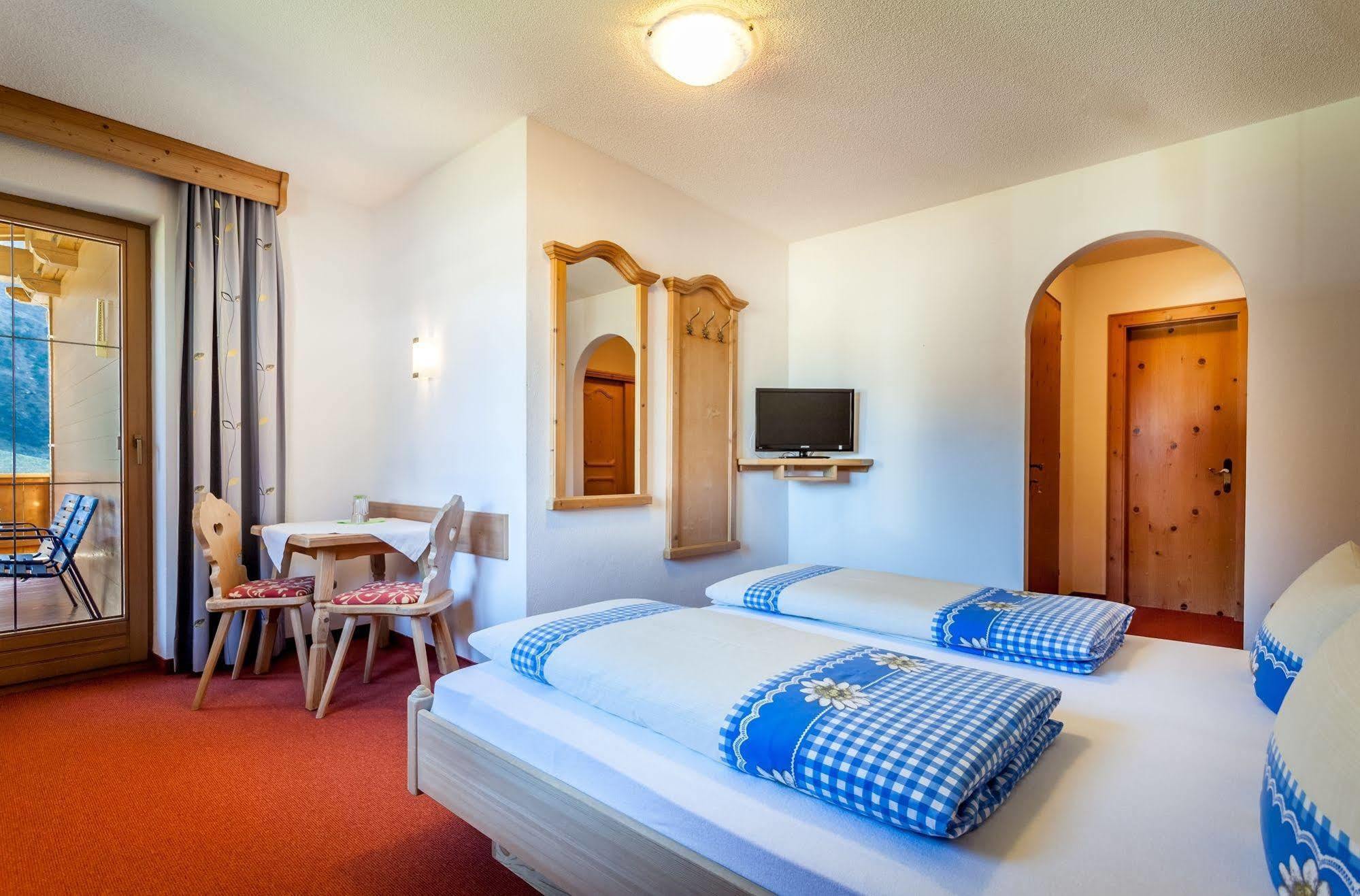 Hotel Haus Windegg à Tux Extérieur photo