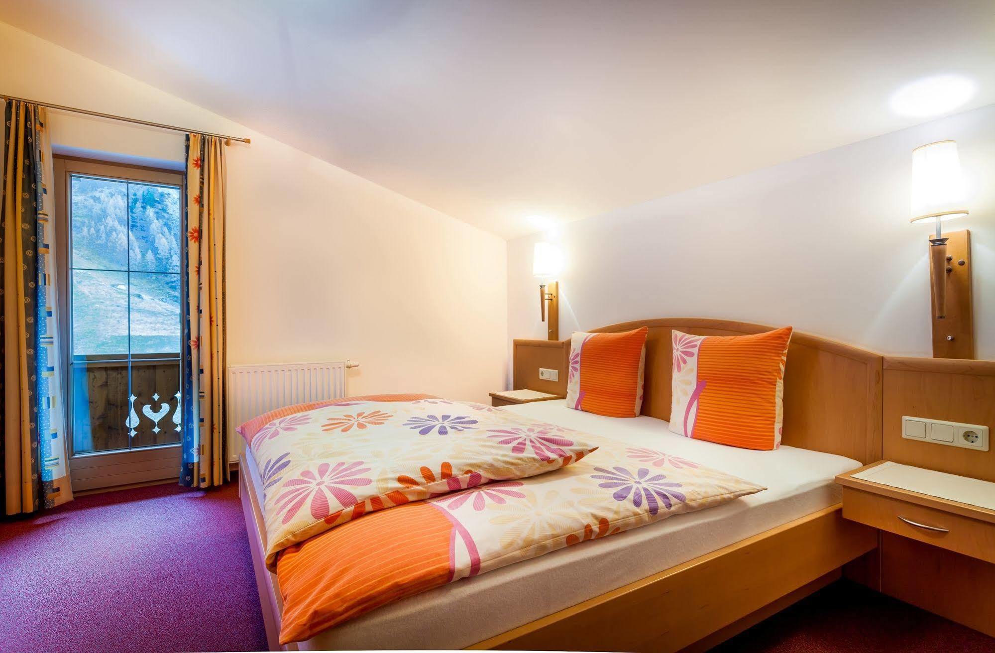 Hotel Haus Windegg à Tux Extérieur photo